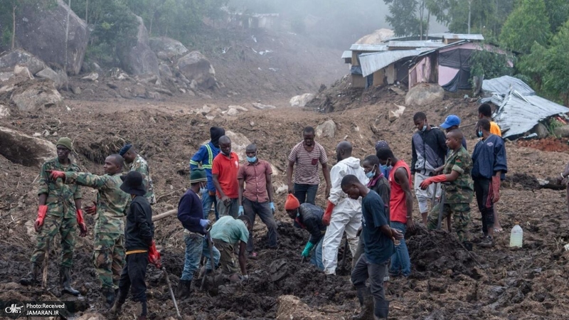 جست و جوی جسد قربانیان بر اثر رانش زمین در مالاوی