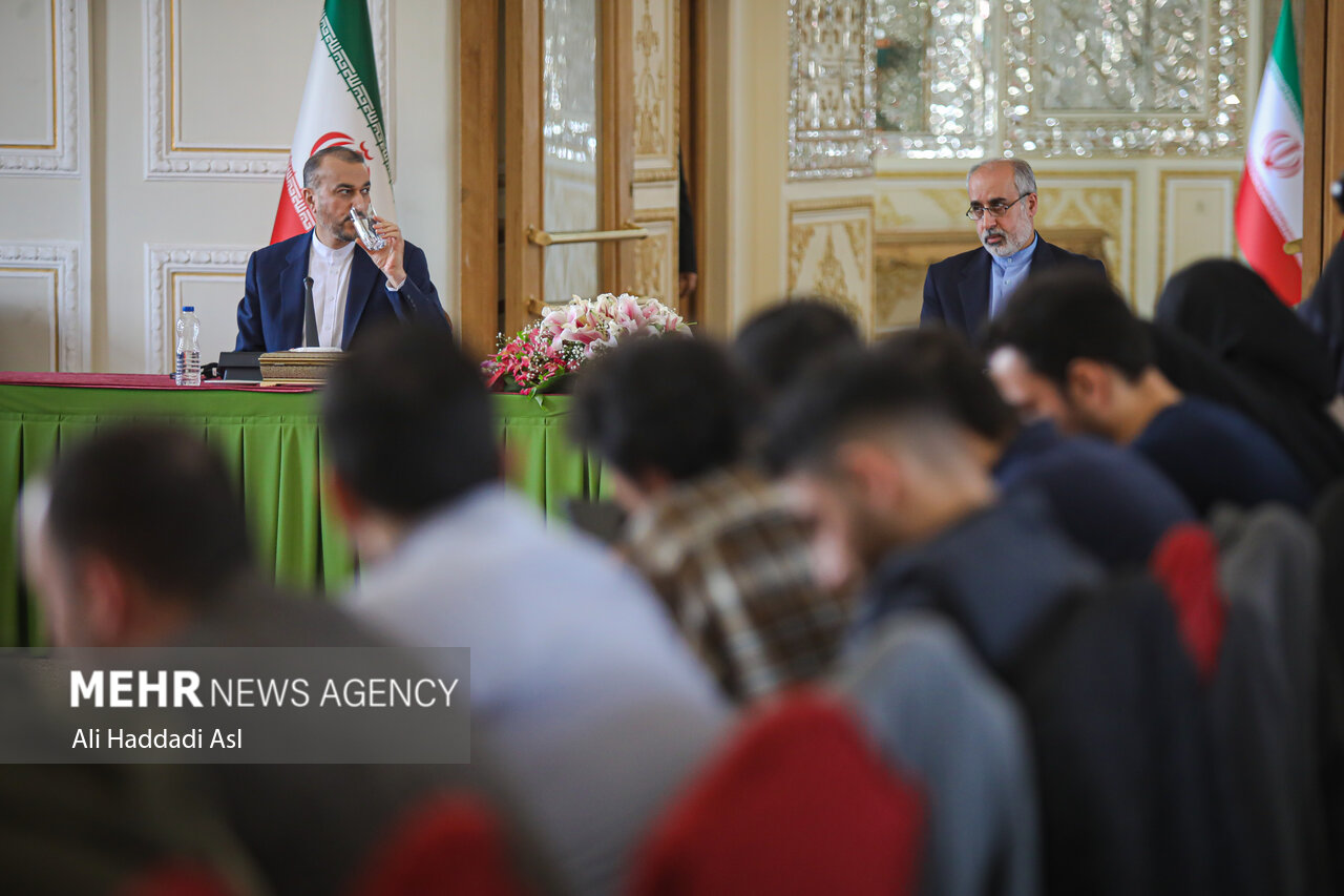 آخرین نشست خبری وزیر امور خارجه در سال ۱۴۰۱