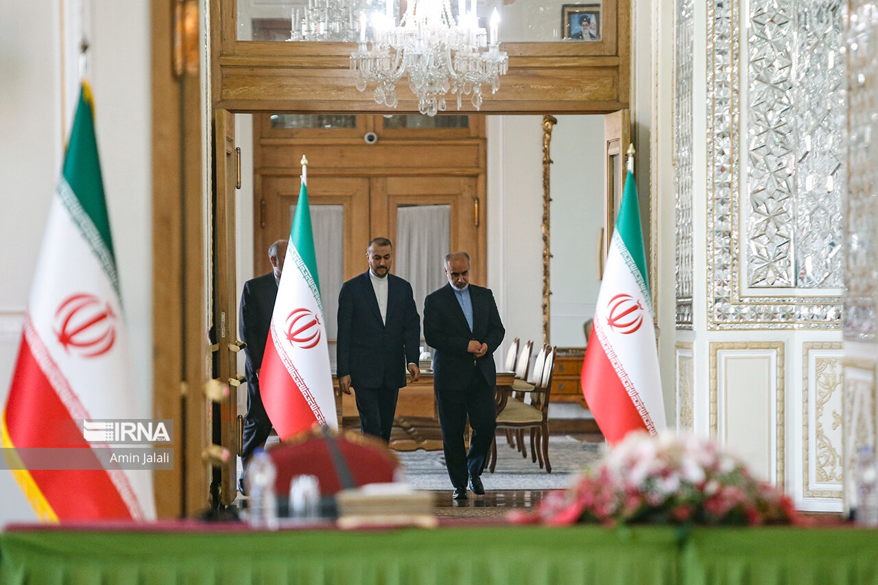آخرین نشست خبری وزیر امور خارجه در سال ۱۴۰۱