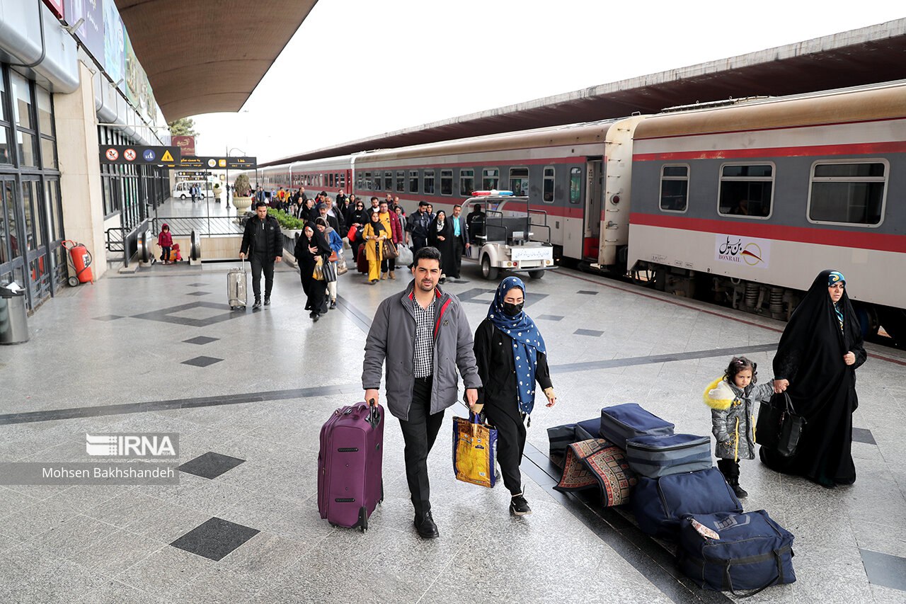 عکس/ ورود مسافران نوروزی به مشهد