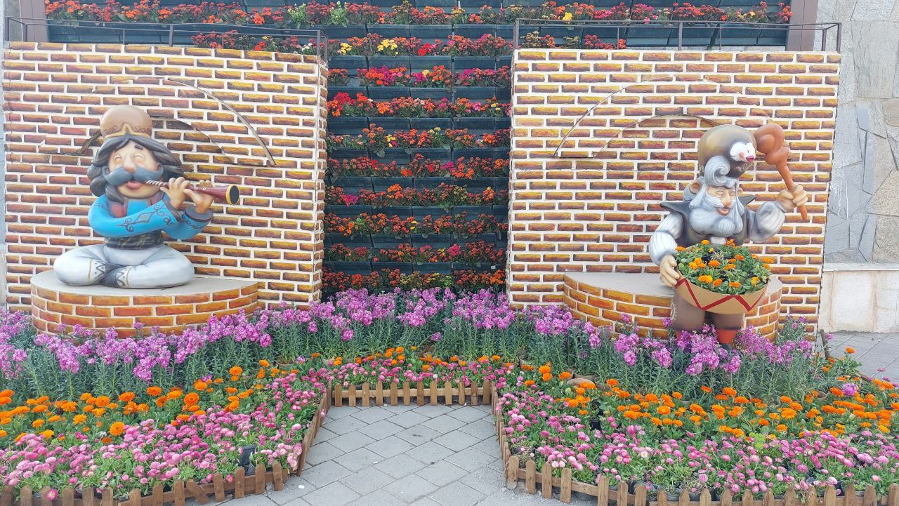 المان‌های نوروزی بلوار هفت‌تیر در مشهد