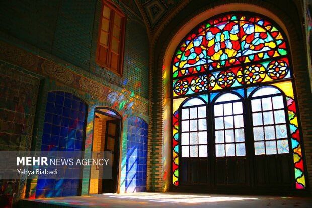 تکیه معاون‌الملک؛ گالری کاشی‌ها