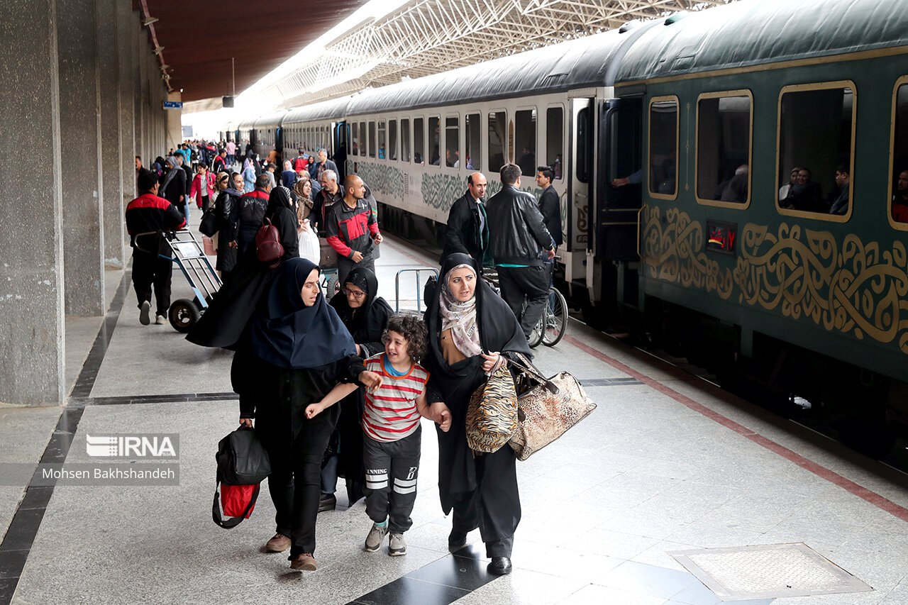 عکس/ ورود مسافران نوروزی به مشهد