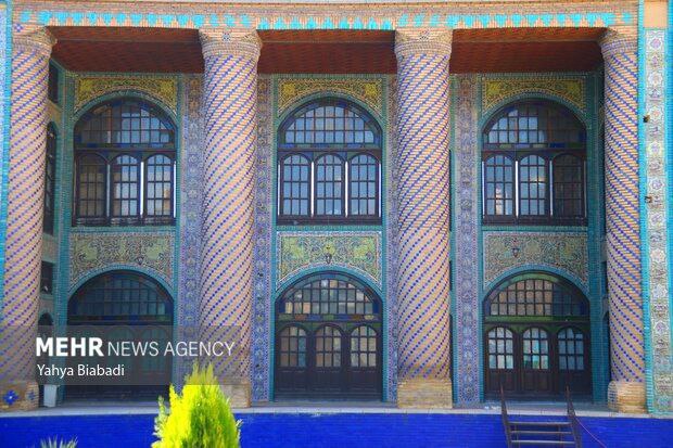 تکیه معاون‌الملک؛ گالری کاشی‌ها