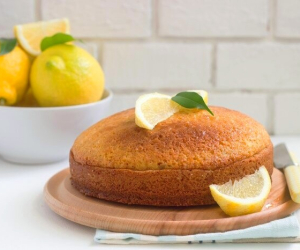 راز خوشمزه شدن کیک لیمو خانگی