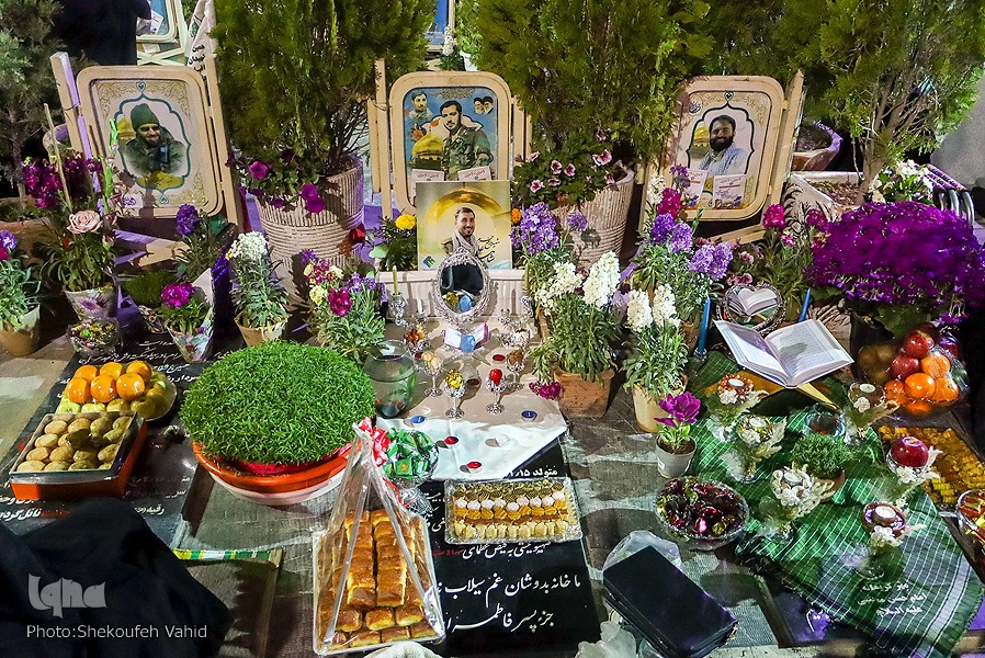 عکس/ مراسم تحویل سال نو در گلستان شهدای اصفهان