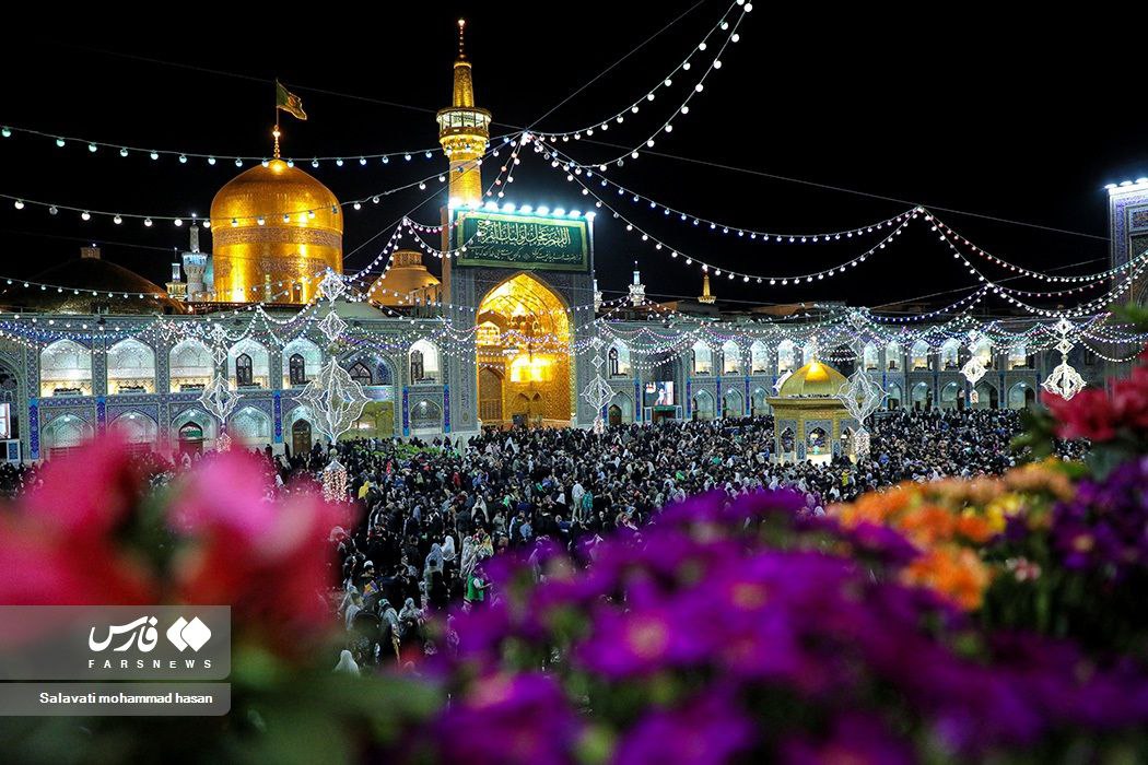 چند قاب از حال و هوای حرم امام رضا(ع) هنگام تحویل سال