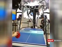 رباتی که تنیس روی میز بازی می کند!