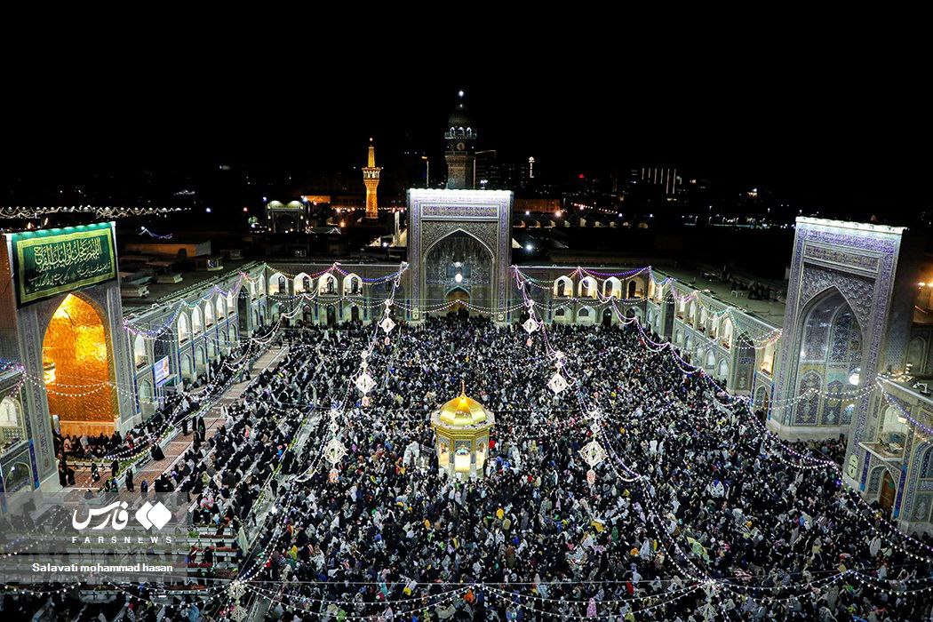 چند قاب از حال و هوای حرم امام رضا(ع) هنگام تحویل سال