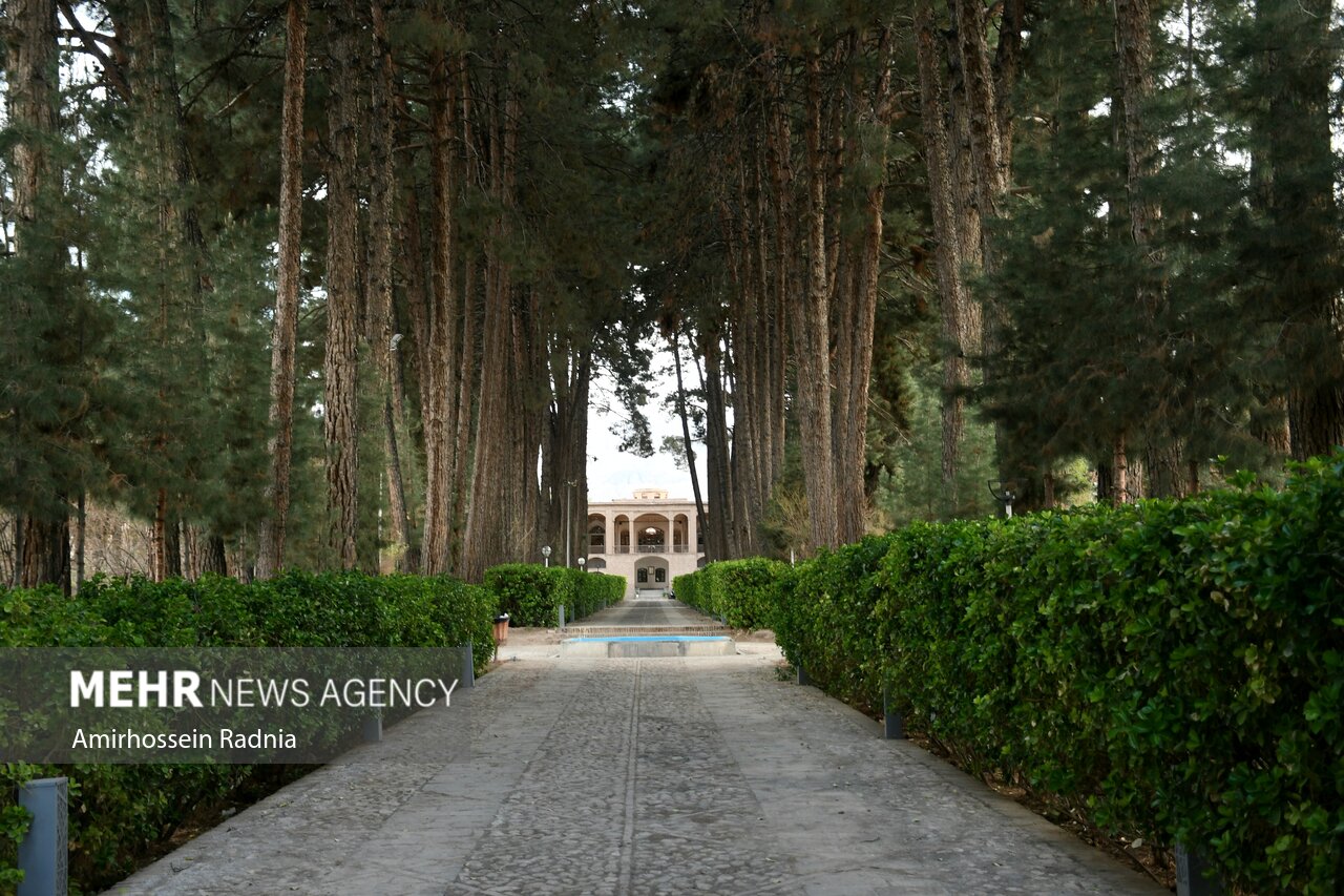 عمارت و باغ اکبریه در بیرجند