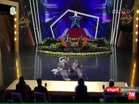 چون خله باید بازیگر بشه