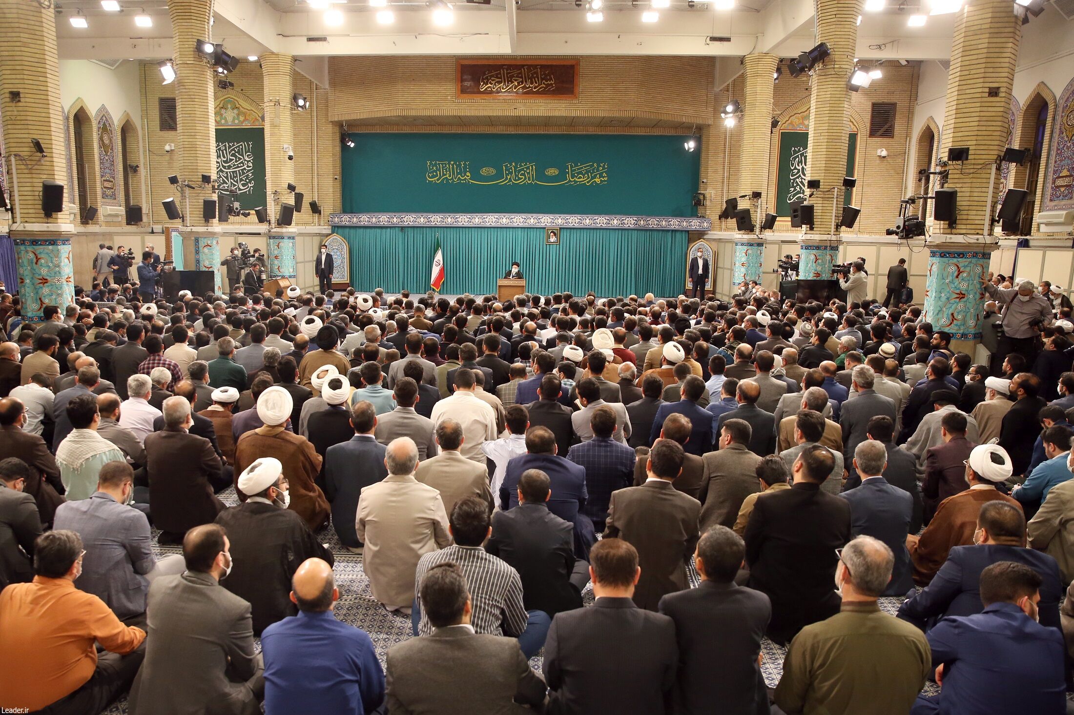 عکس/ محفل انس با قرآن کریم در حسینیه‌‌ی امام خمینی (ره) 