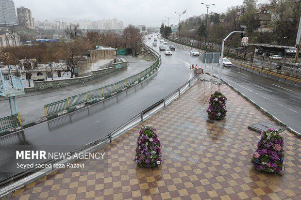نمایی از خیابانهای بارانی و خلوت تهران در نوروز ۱۴۰۲ 