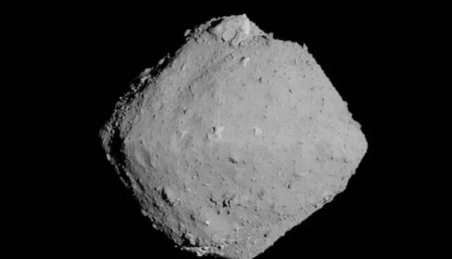 کشف دو ترکیب آلی حیاتی در نمونه‌های سیارک «ریوگو»