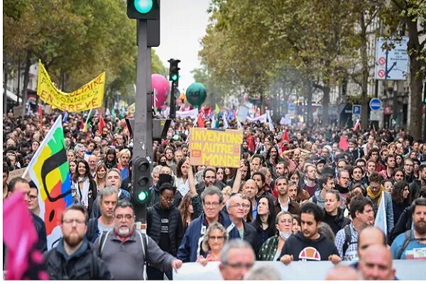 تصاویری از حضور مردم خشمگین فرانسه در اعتراض به اصلاحات قانون بازنشستگی ماکرون