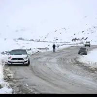 بارش شدید برف جاده گناباد-کریمو را مسدود کرد