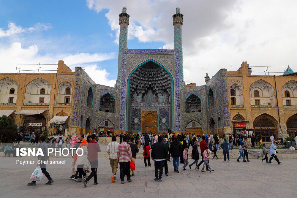 عکس/ میدان نقش جهان و میزبانی از مسافران نوروزی