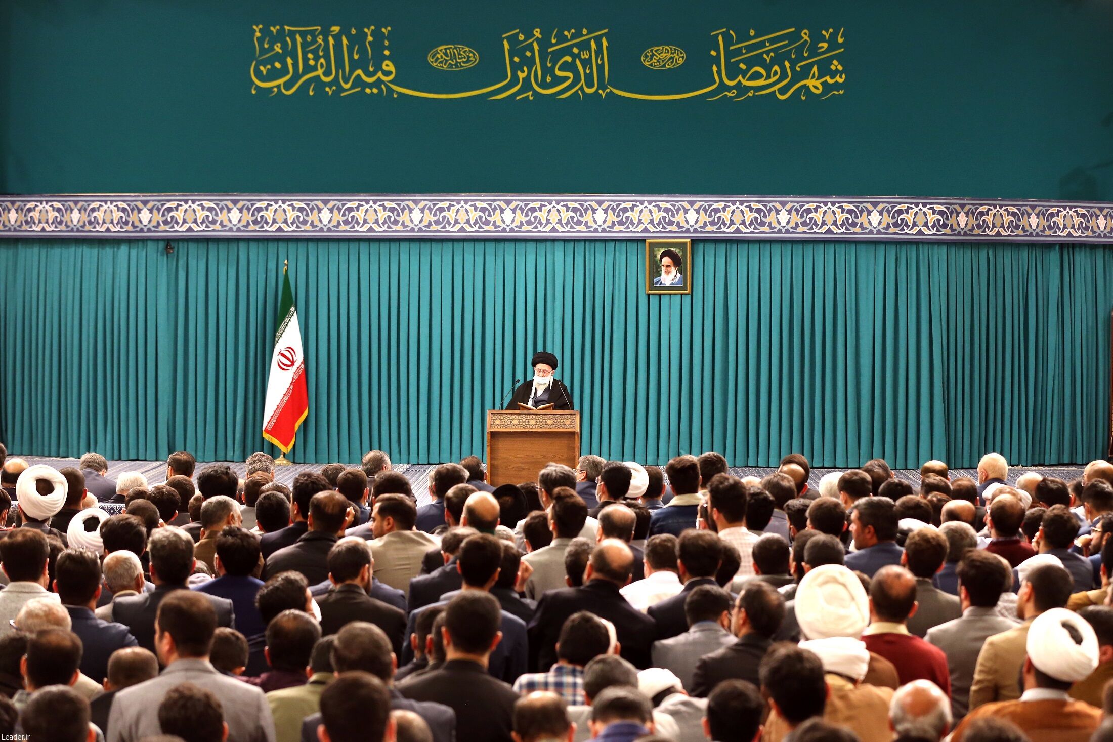 عکس/ محفل انس با قرآن کریم در حسینیه‌‌ی امام خمینی (ره) 