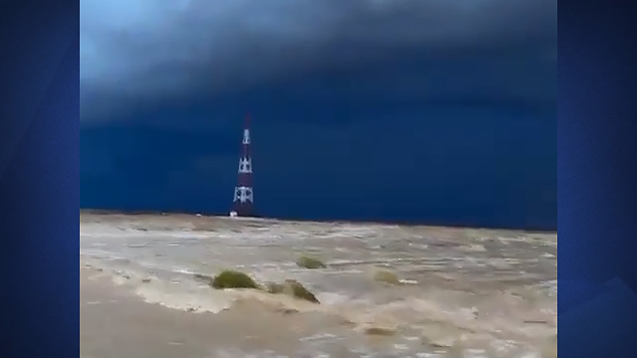 بارندگی شدید در صحرای ثمریت عمان