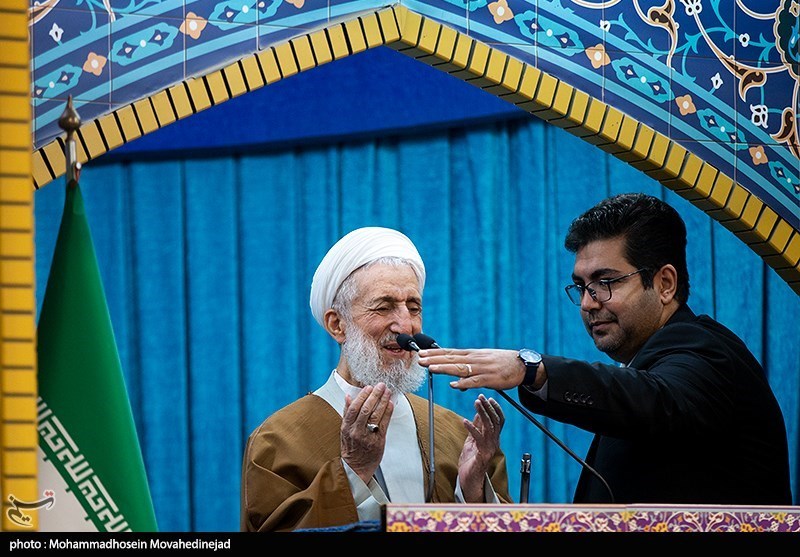 عکس/ حضور مسئولان در نخستین نماز جمعه تهران در سال ۱۴۰۲