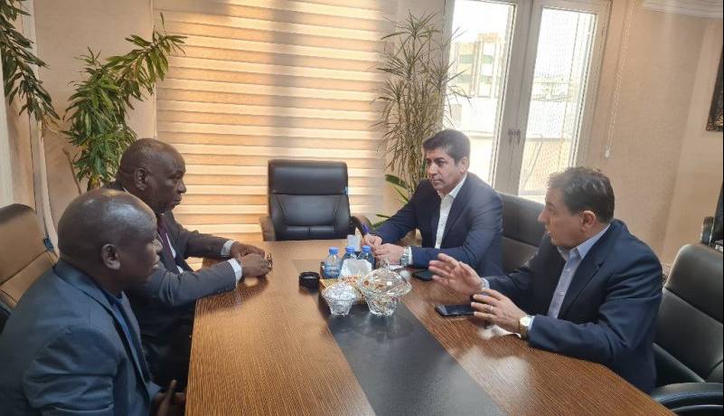 ملاقات دبیر کل فدراسیون فوتبال و سفیر کنیا