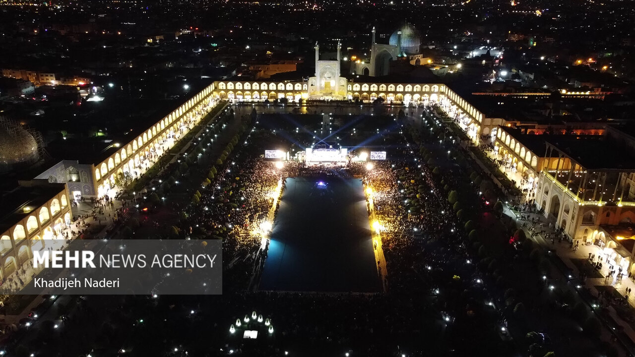 عکس/ بزرگترین جشن آغاز ماه مبارک رمضان در نصف جهان