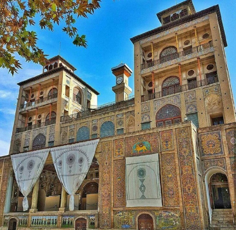 نمایی از کاخ شمس‌العماره، کاخ گلستان در تهران