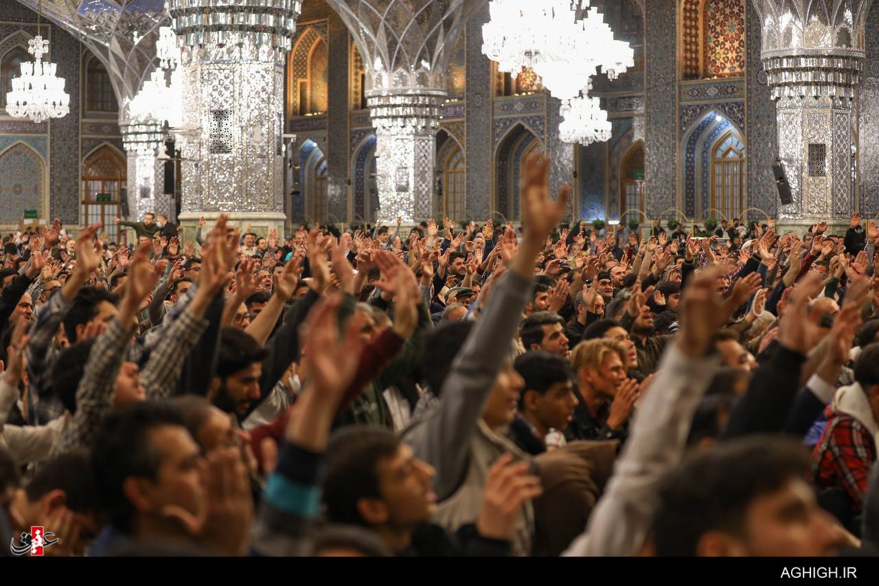 عکس/ مناجات خوانی شب دوم ماه رمضان در حرم رضوی  