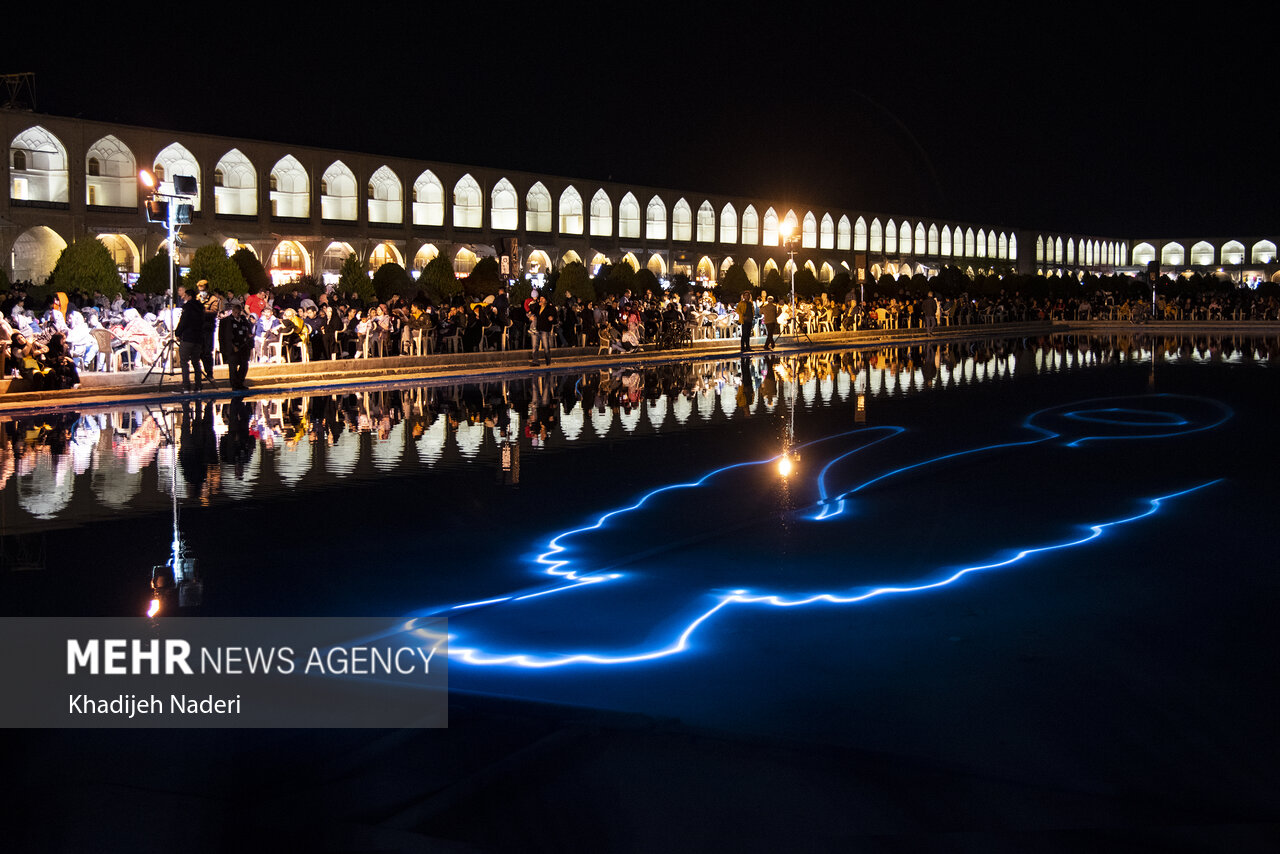 عکس/ بزرگترین جشن آغاز ماه مبارک رمضان در نصف جهان