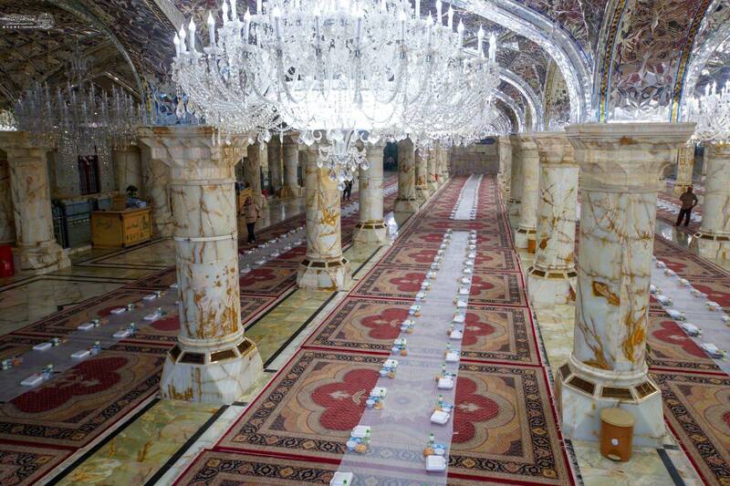 عکس/ سفره افطار در حرم مطهر امیر المؤمنین علی(ع)