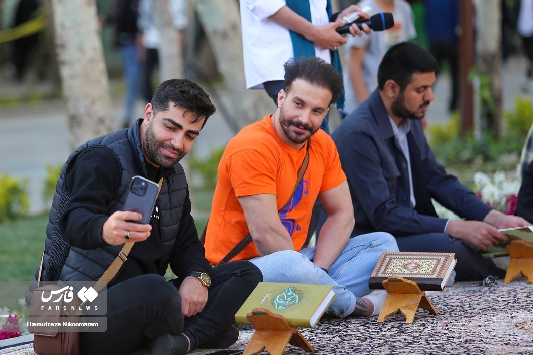 عکس/ جزءخوانی قرآن کریم در گذر فرهنگی چهارباغ اصفهان