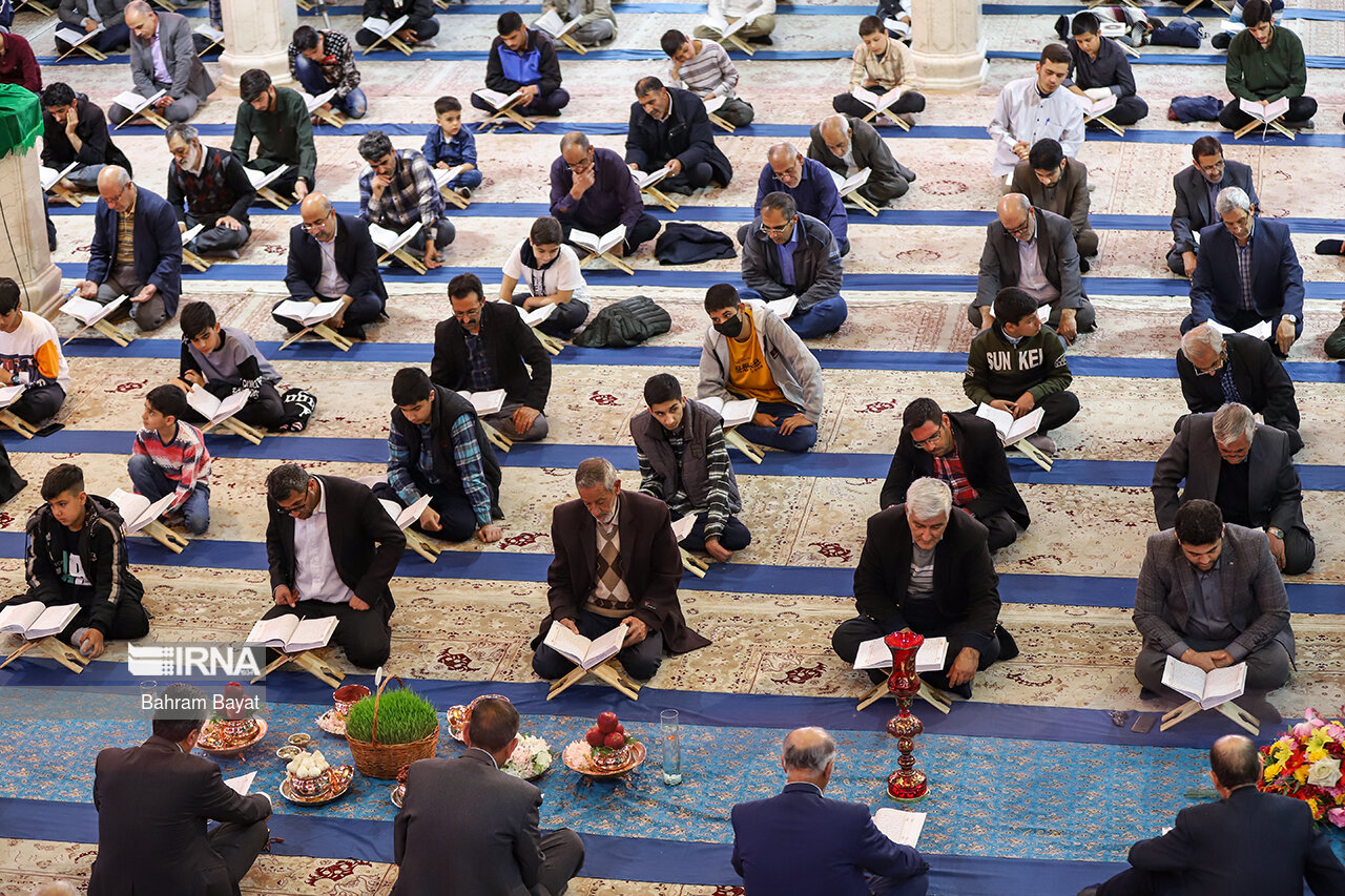 عکس/ جز خوانی قرآن کریم در حسینیه اعظم زنجان