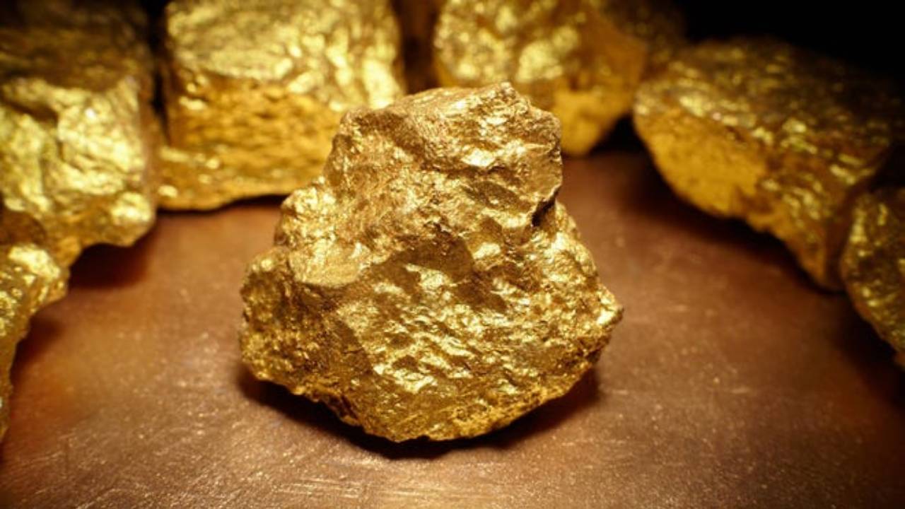 طلاهای ایران خاک می‌خورد