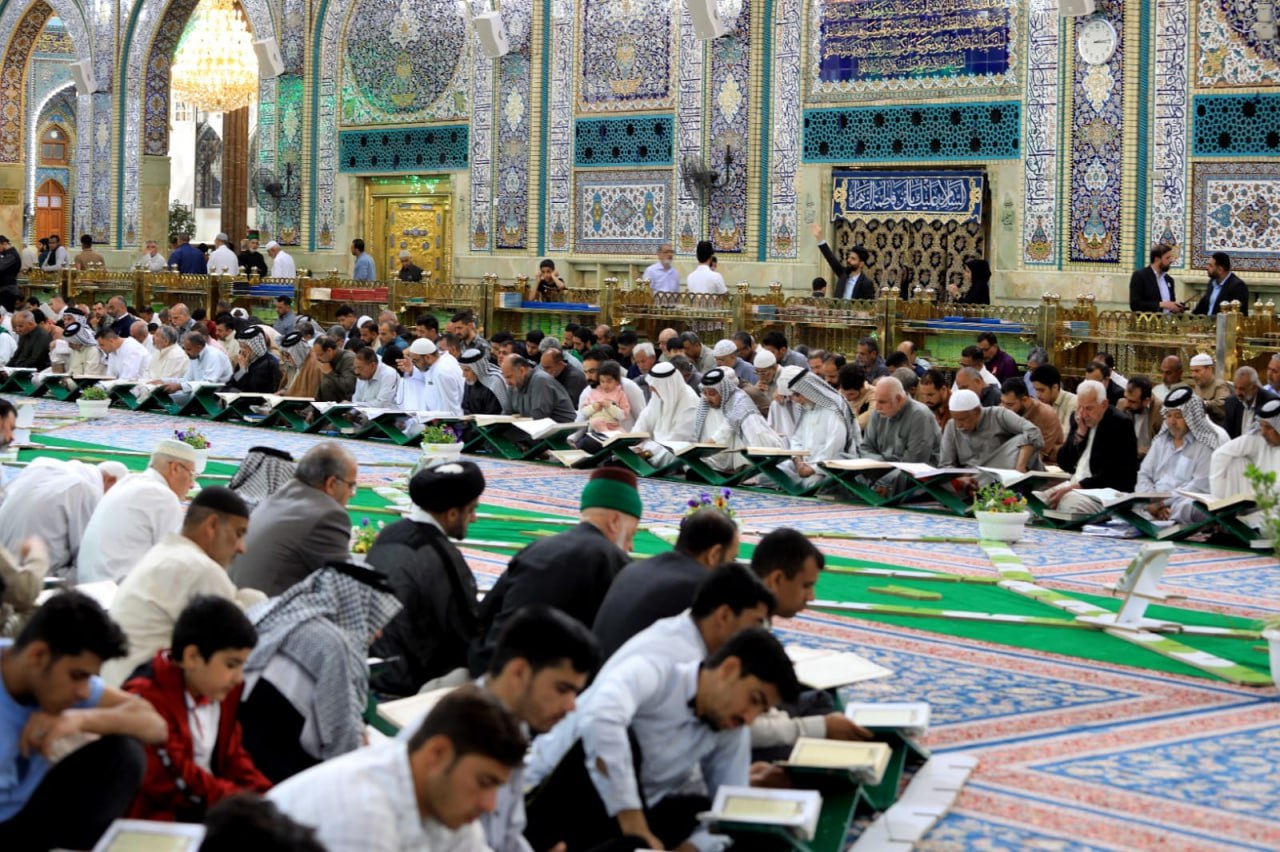 برگزاری محفل جزء خوانی قرآن کریم در حرم مطهر حضرت سید الشهداء (ع)
