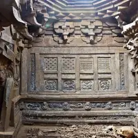 گوناگون/ کشف یک مقبرۀ حیرت‌انگیز و قصر مانند در چین