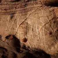 گوناگون/ کشف غارنگاره‌های عجیب ۸هزار ساله در اسپانیا