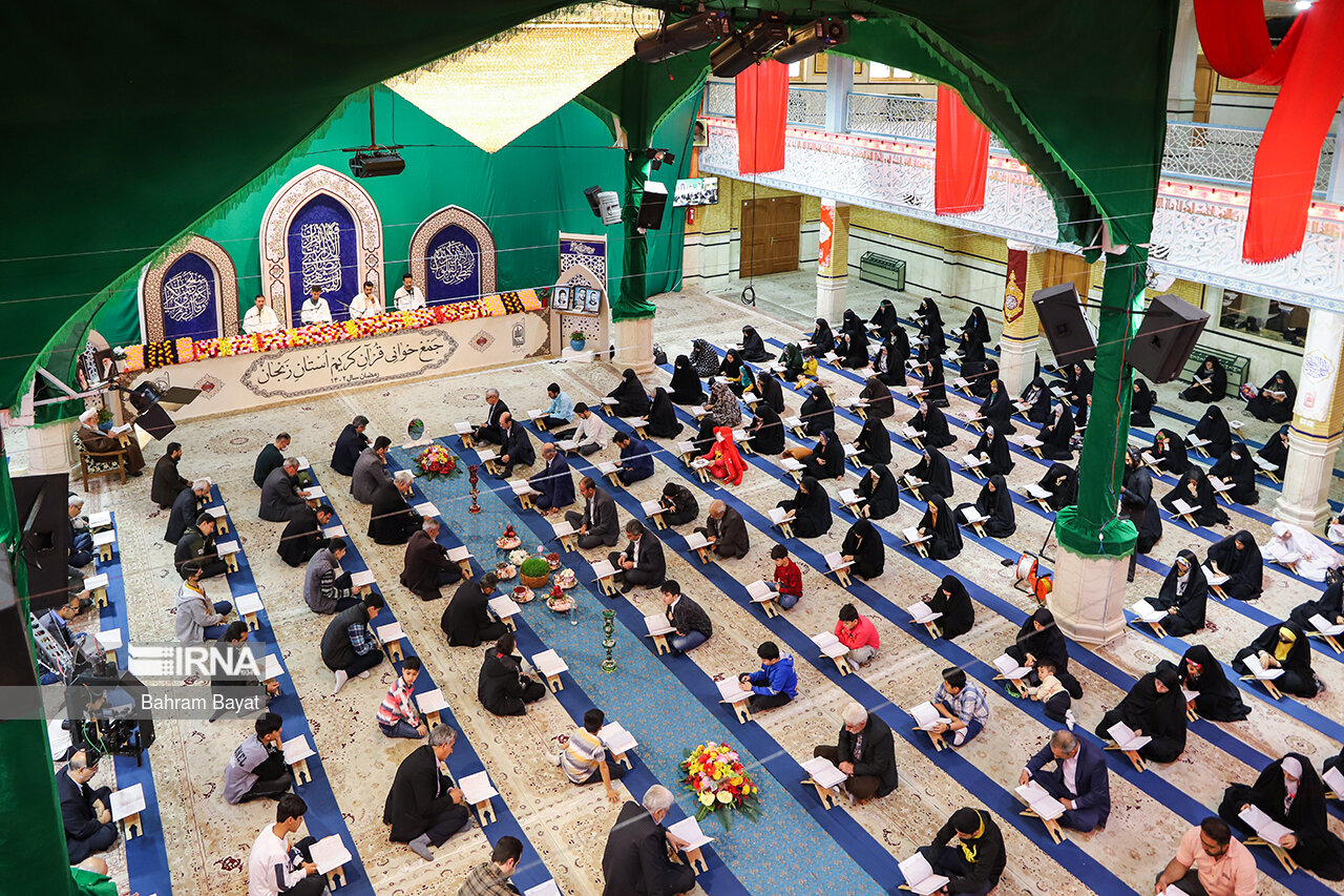 عکس/ جز خوانی قرآن کریم در حسینیه اعظم زنجان