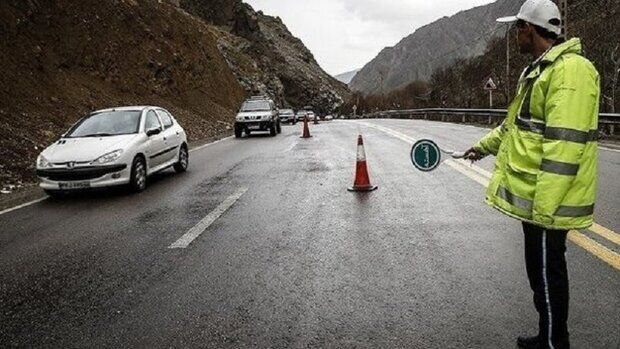 بارش باران و لغزندگی جاده کرج-چالوس