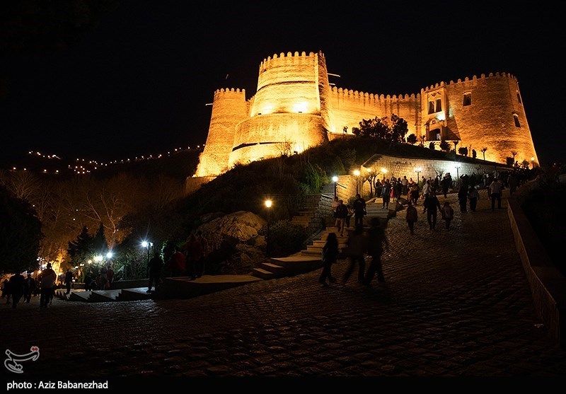 عکس/ مسافران نوروزی در قلعه فلک الافلاک