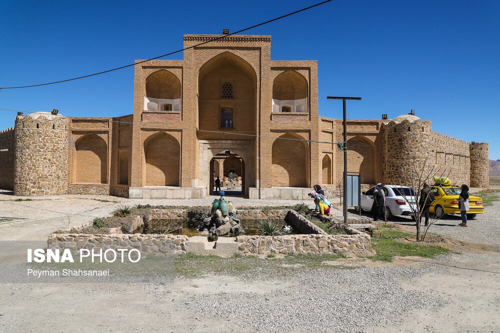 هتلی در دل تاریخ