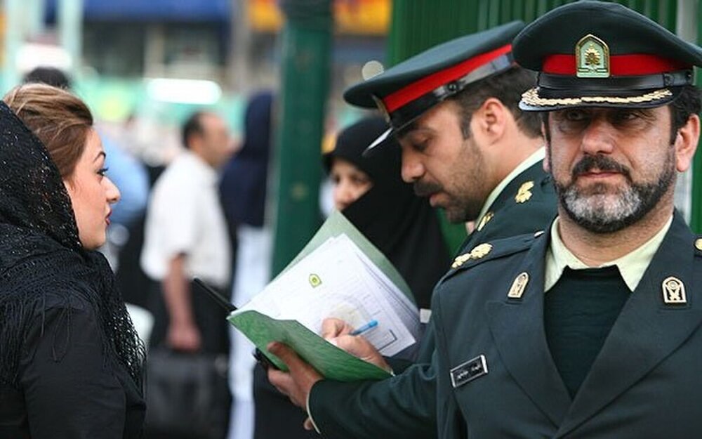 خبرآنلاین: طرح جریمه بانوان برای بی‌حجاب، چوب کردن در لانه زنبور است