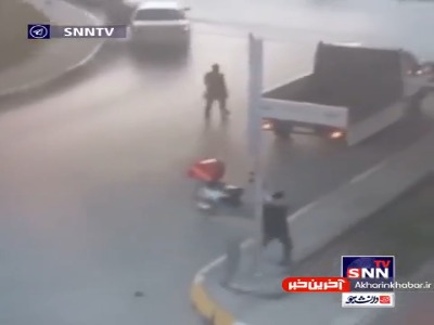 لحظه تیراندازی یک شخص به دو موتورسوار در ترکیه