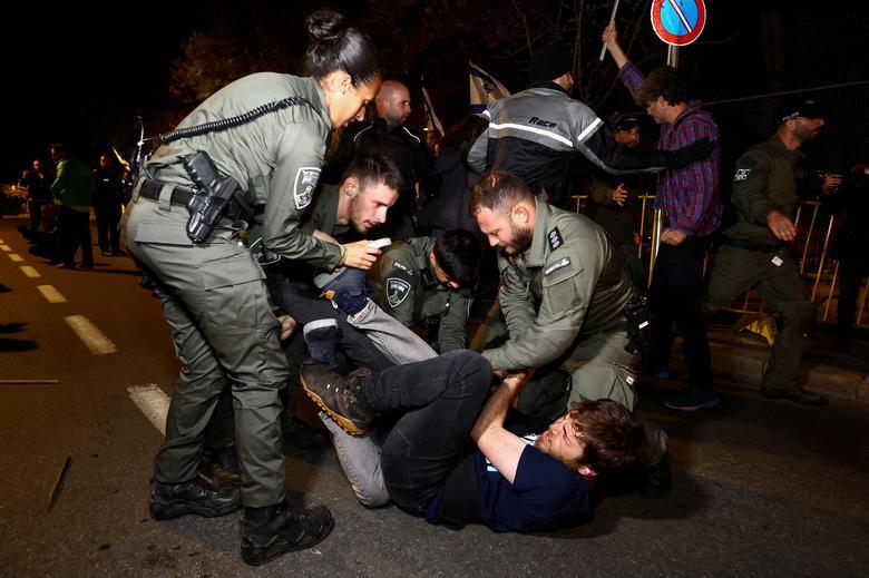 ناآرامی ها و تظاهرات شبانه مخالفان نتانیاهو در قدس