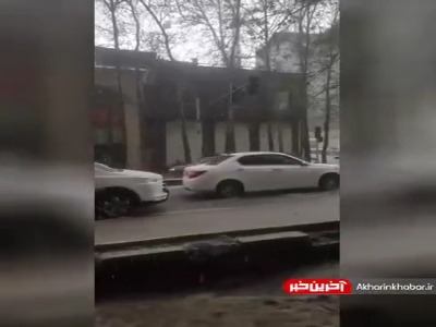 بارش شدید باران در خیابان ولی‌ عصر تهران