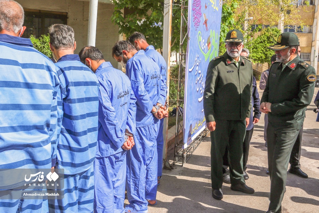 بازدید «سردار رادان» از کشفیات پلیس فارس
