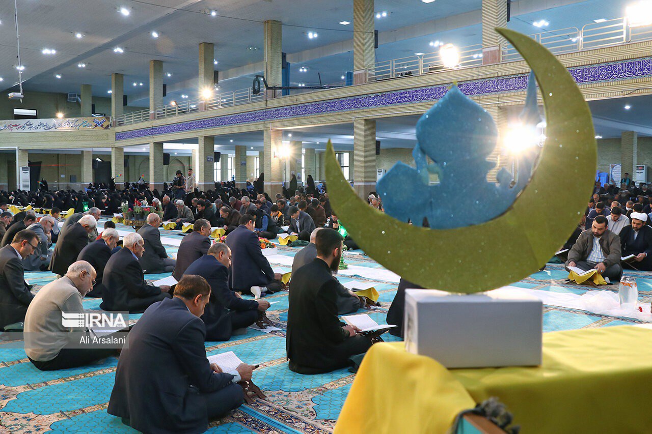 جزء خوانی قرآن در مصلی ارومیه