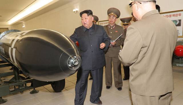 کره‌شمالی عکس «کلاهک‌های هسته‌ای» جدید خود را منتشر کرد