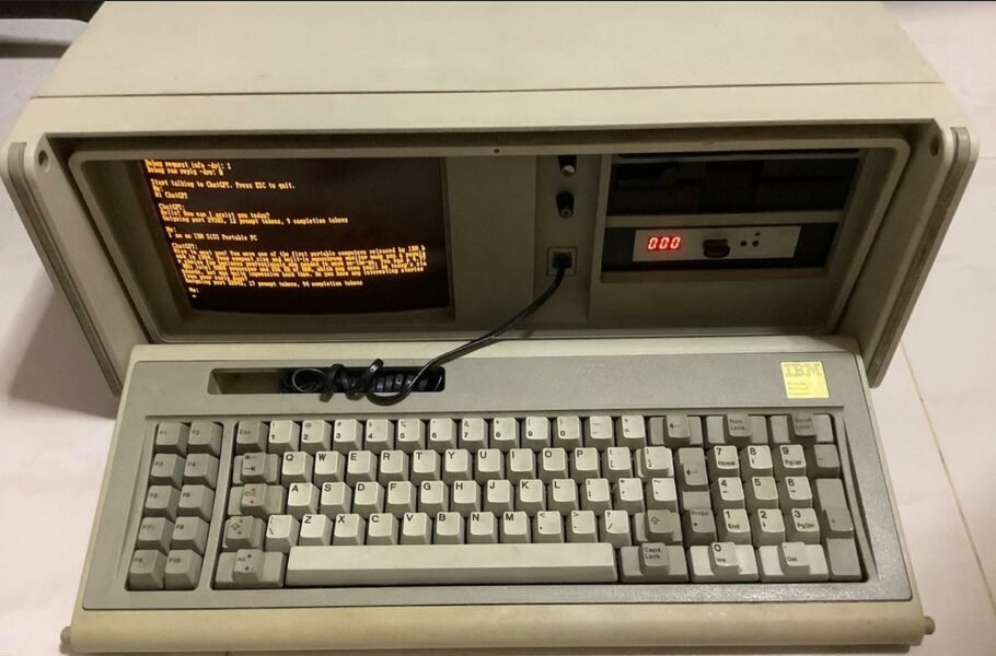 یک مهندس ChatGPT را روی کامپیوتری 40 ساله با MS-DOS اجرا کرد