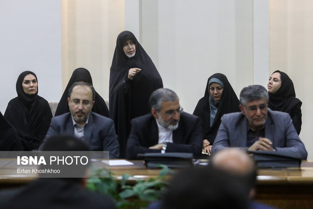 عکس/ نشست رییس جمهور با جمعی از دانشمندان برتر