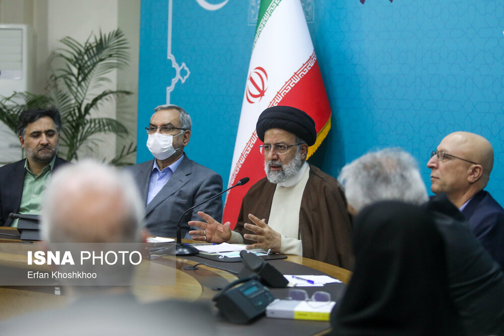 عکس/ نشست رییس جمهور با جمعی از دانشمندان برتر